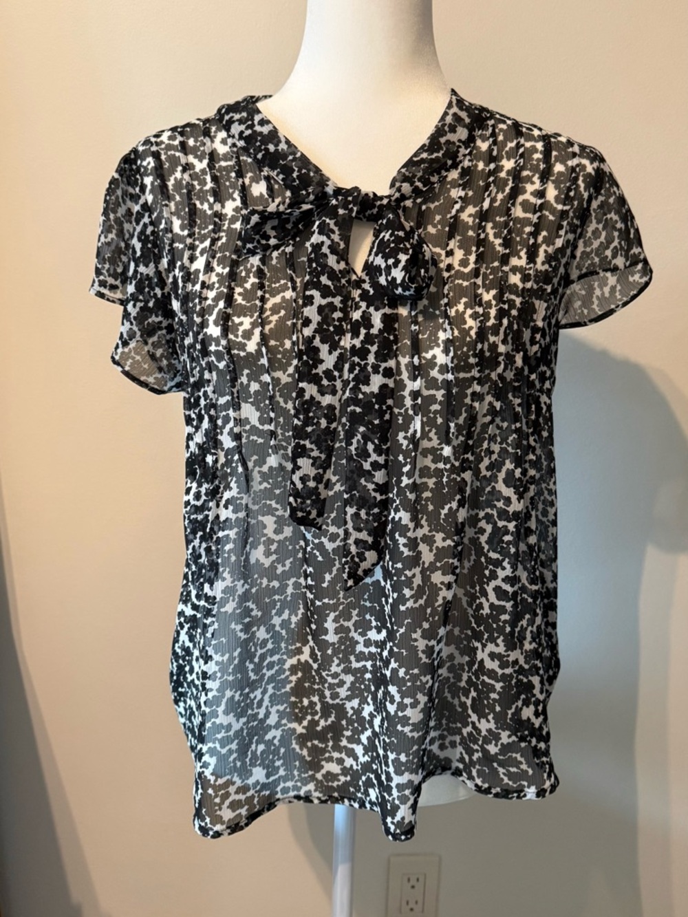 Elle Black & White Sheer Tie-Neck Flutter Sleeve Blouse